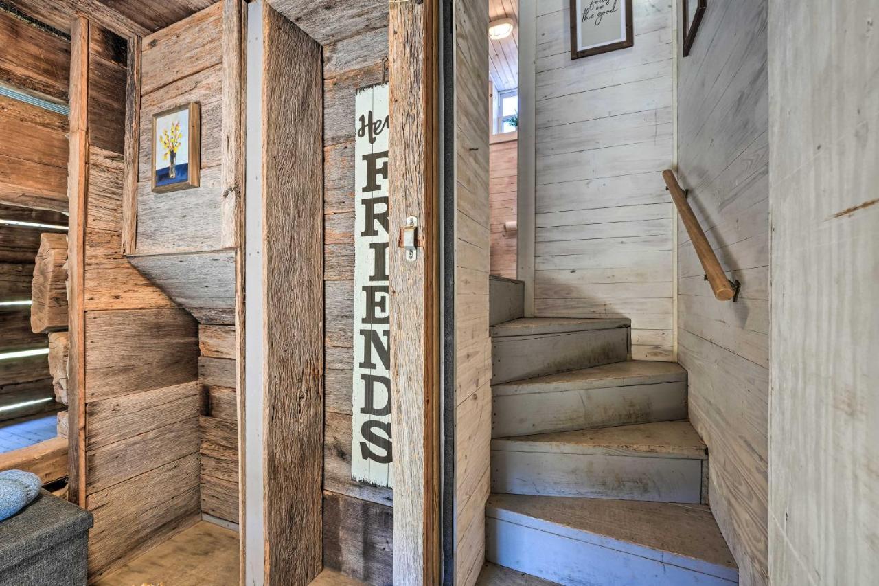 Unique Loft Cabin Fire Pit And Fishing Access! Bells Bagian luar foto