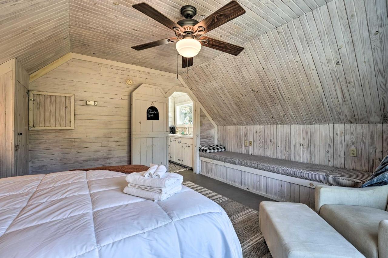 Unique Loft Cabin Fire Pit And Fishing Access! Bells Bagian luar foto